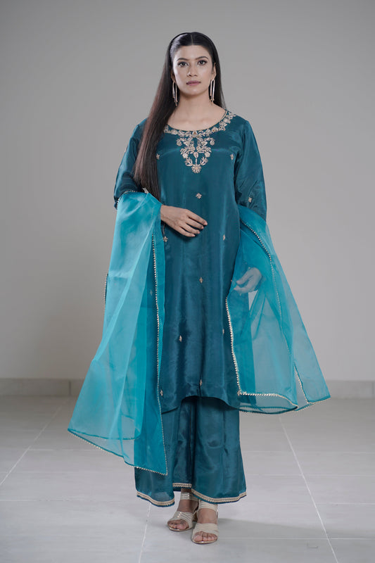 The Luxury Gilded Embroidery in ب Design