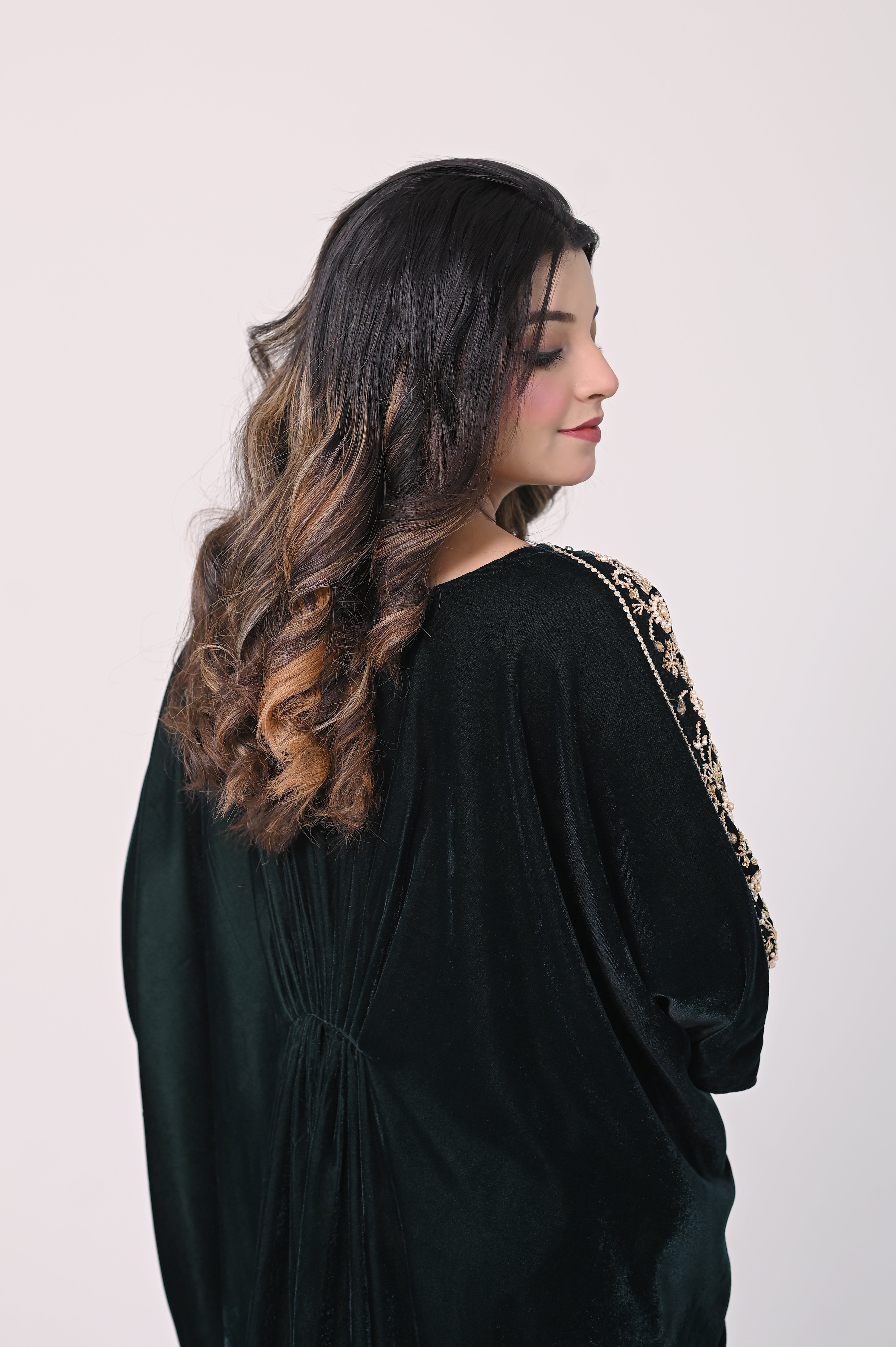 The Aure Embroidered Kaftan "Mehr-e-Green