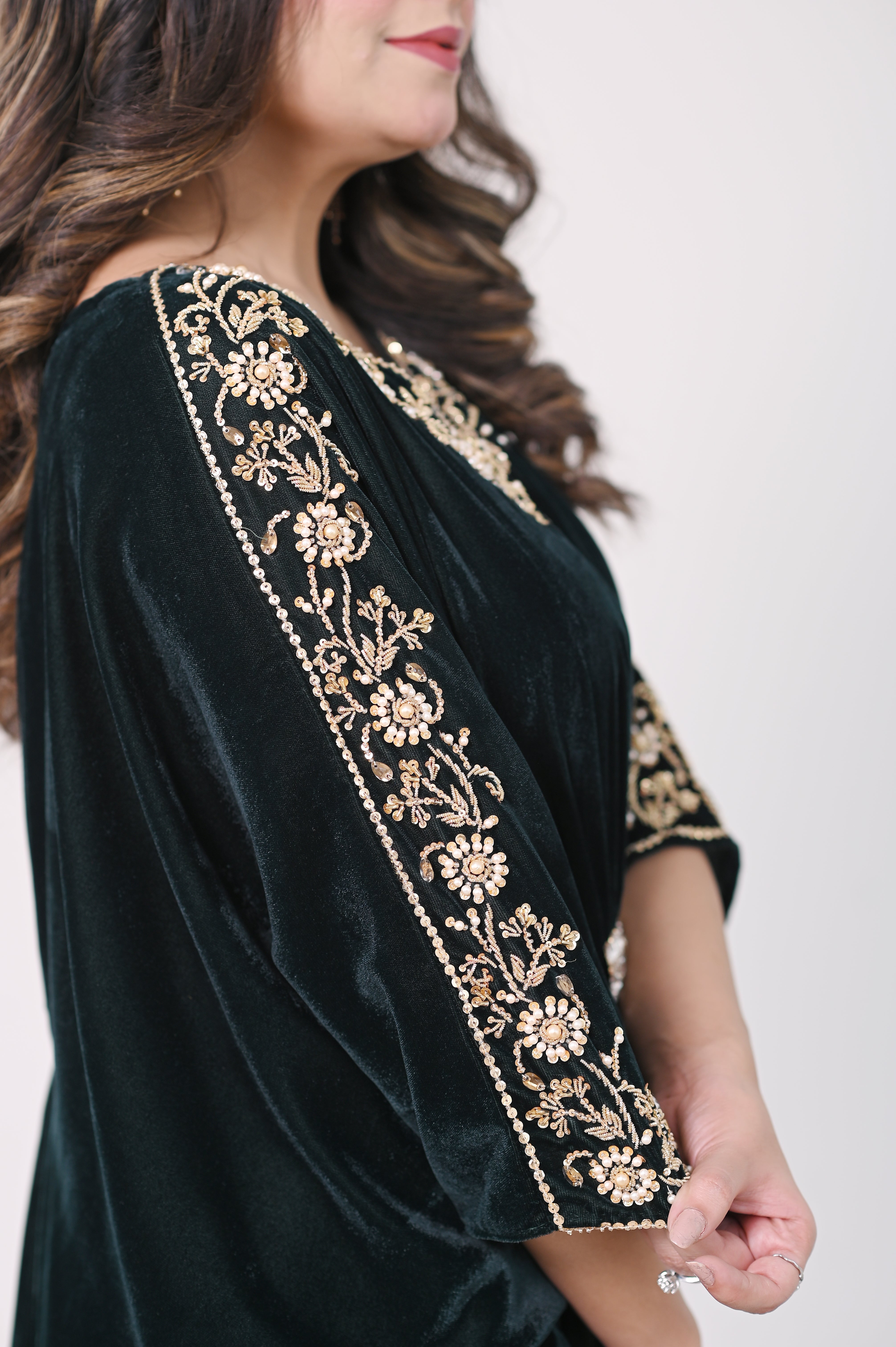 The Aure Embroidered Kaftan "Mehr-e-Green