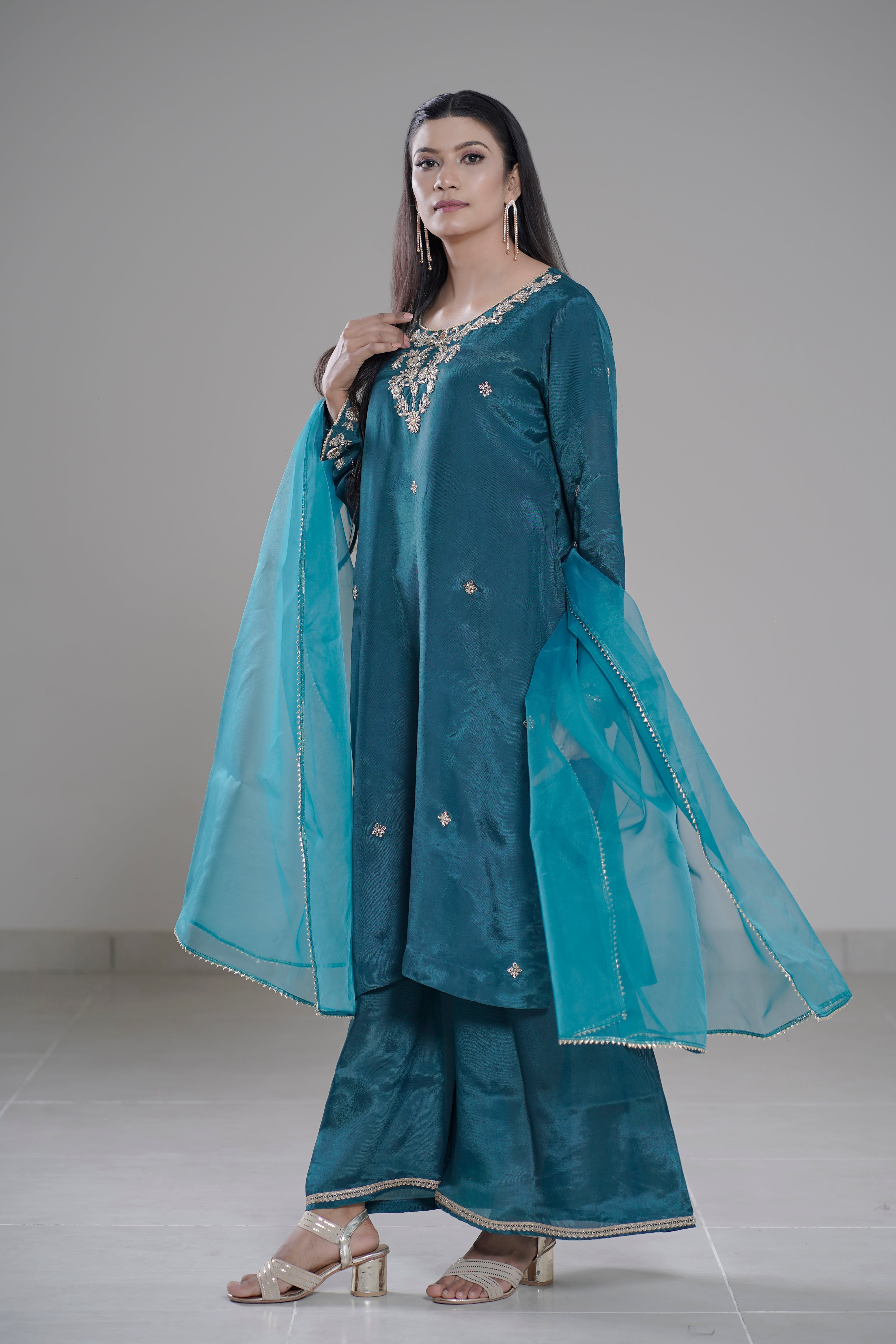 The Luxury Gilded Embroidery in  ب Design