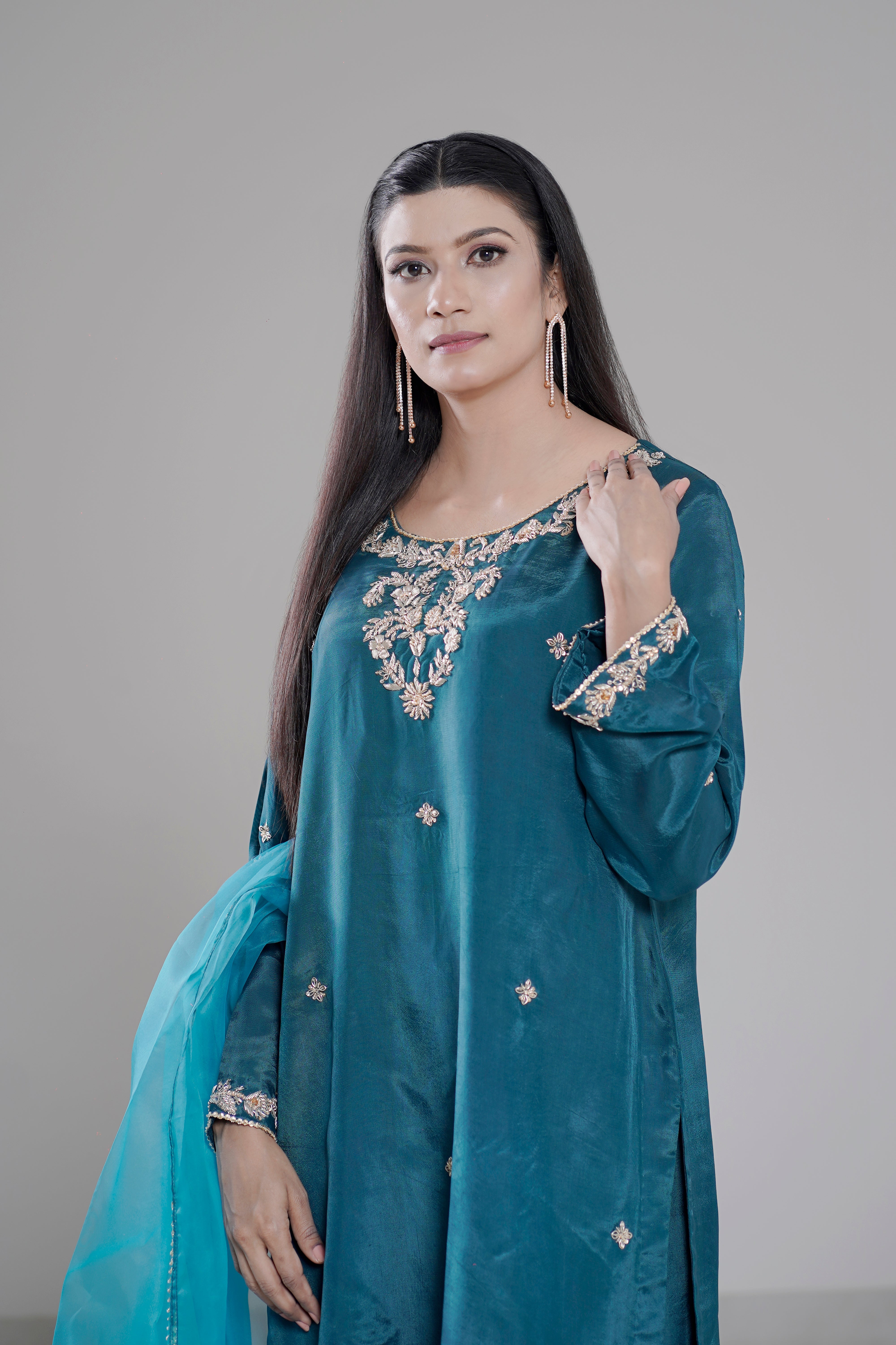 The Luxury Gilded Embroidery in  ب Design