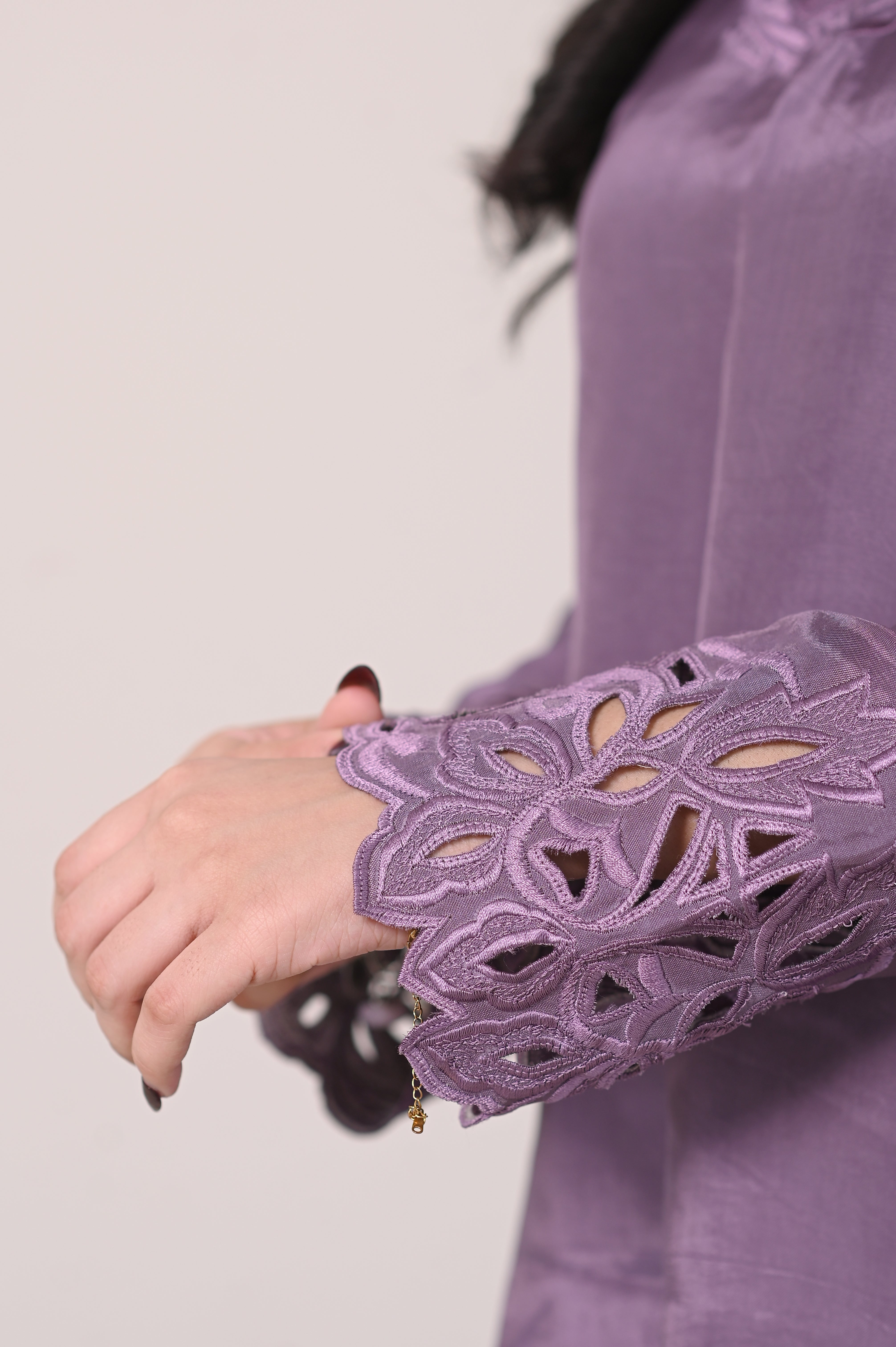 Aks-e-Mauve Cutwork Ensemble