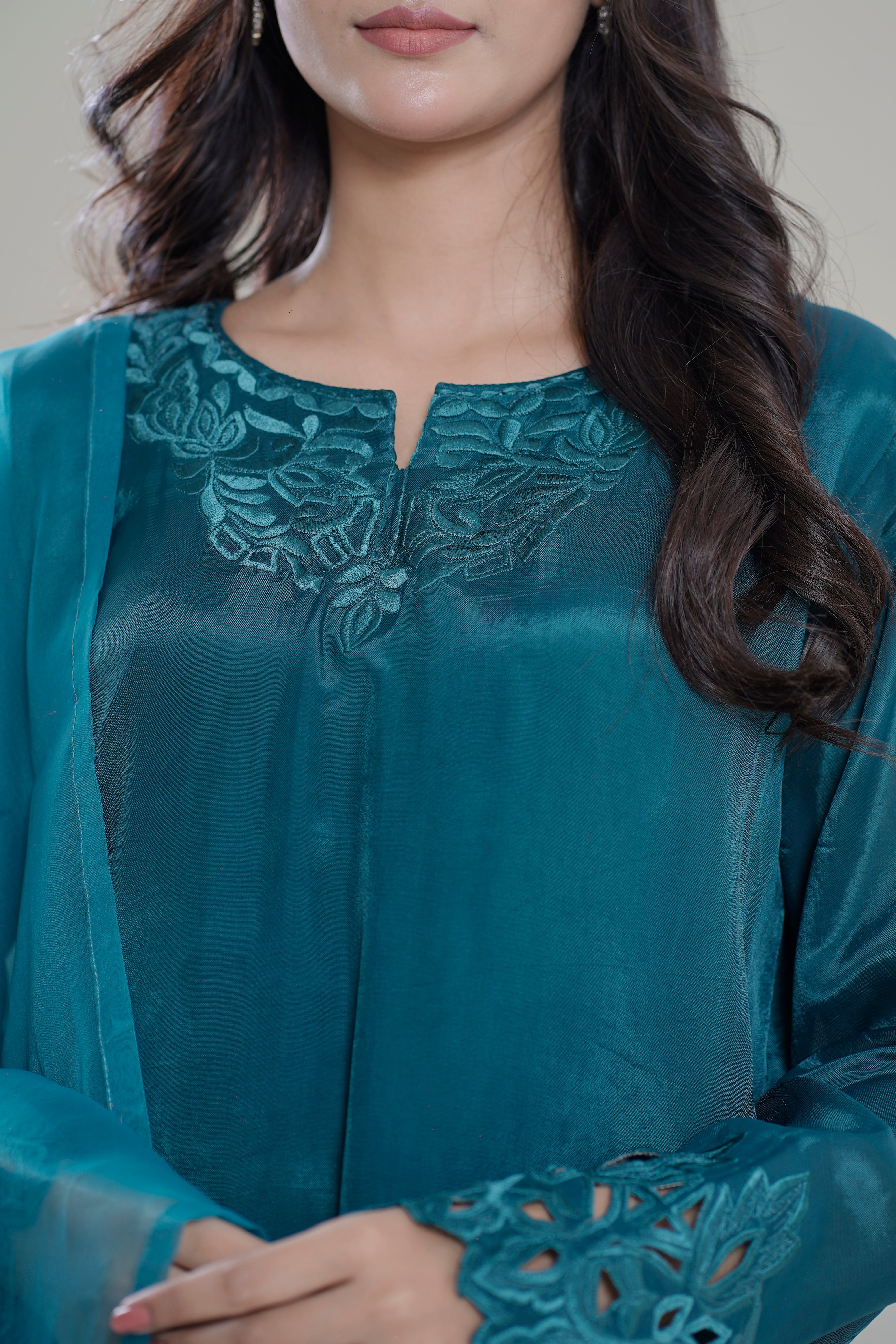 Aks-e-Zinc Cutwork Gala