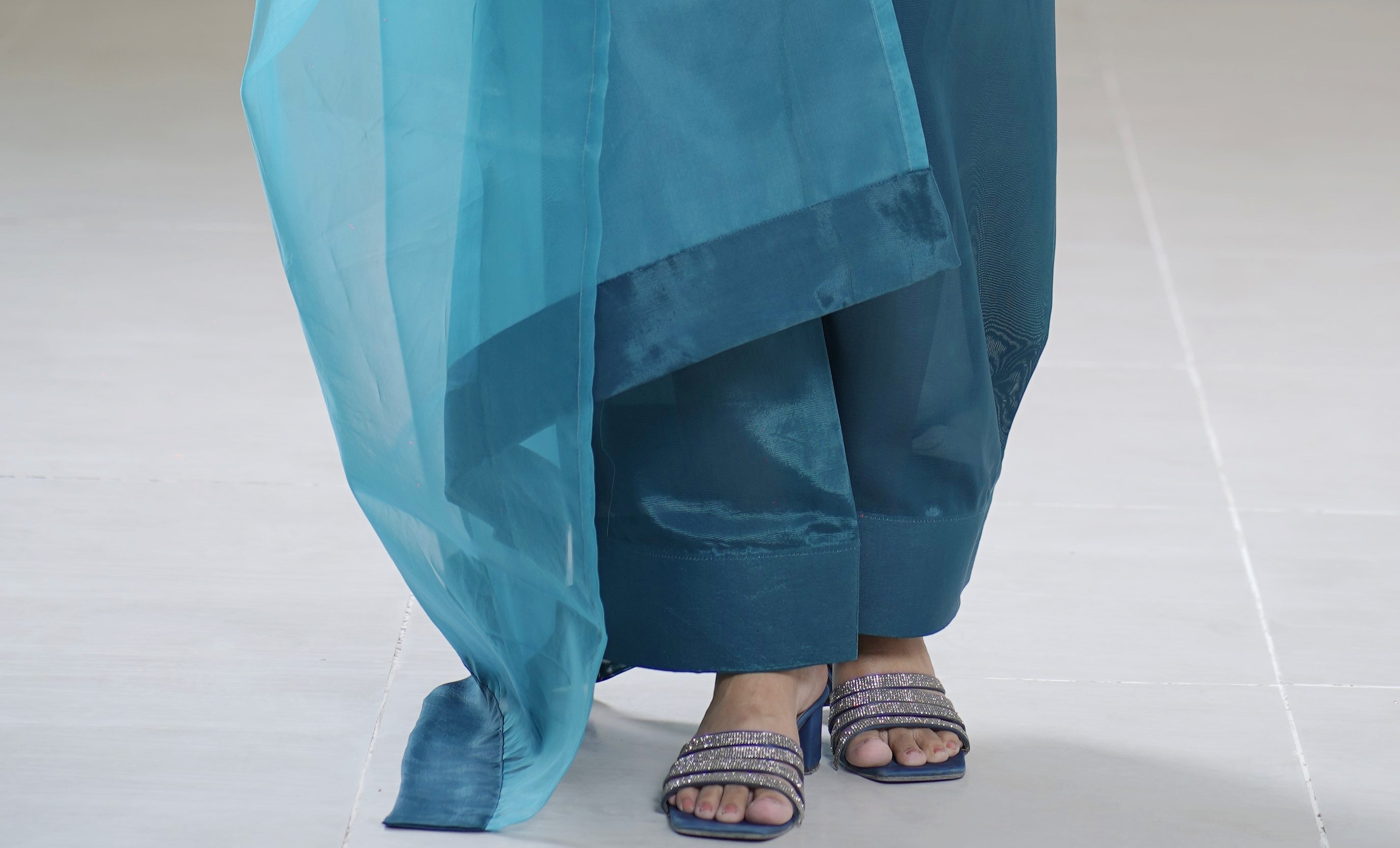 Aks-e-Zinc Cutwork Gala