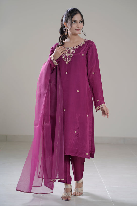 The Luxury Gilded Embroidery in  ب Design