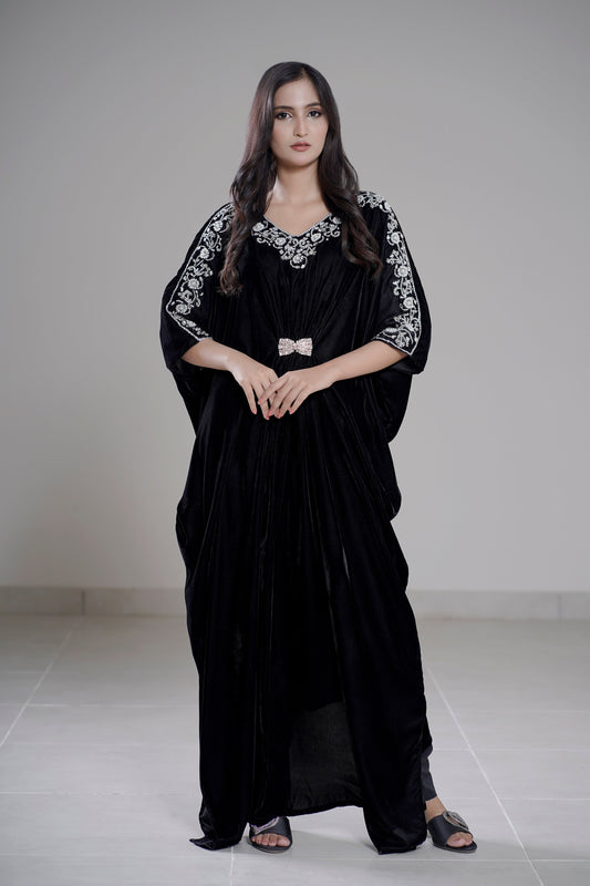 The Aure Embroidered Kaftan "Noor-e-Black