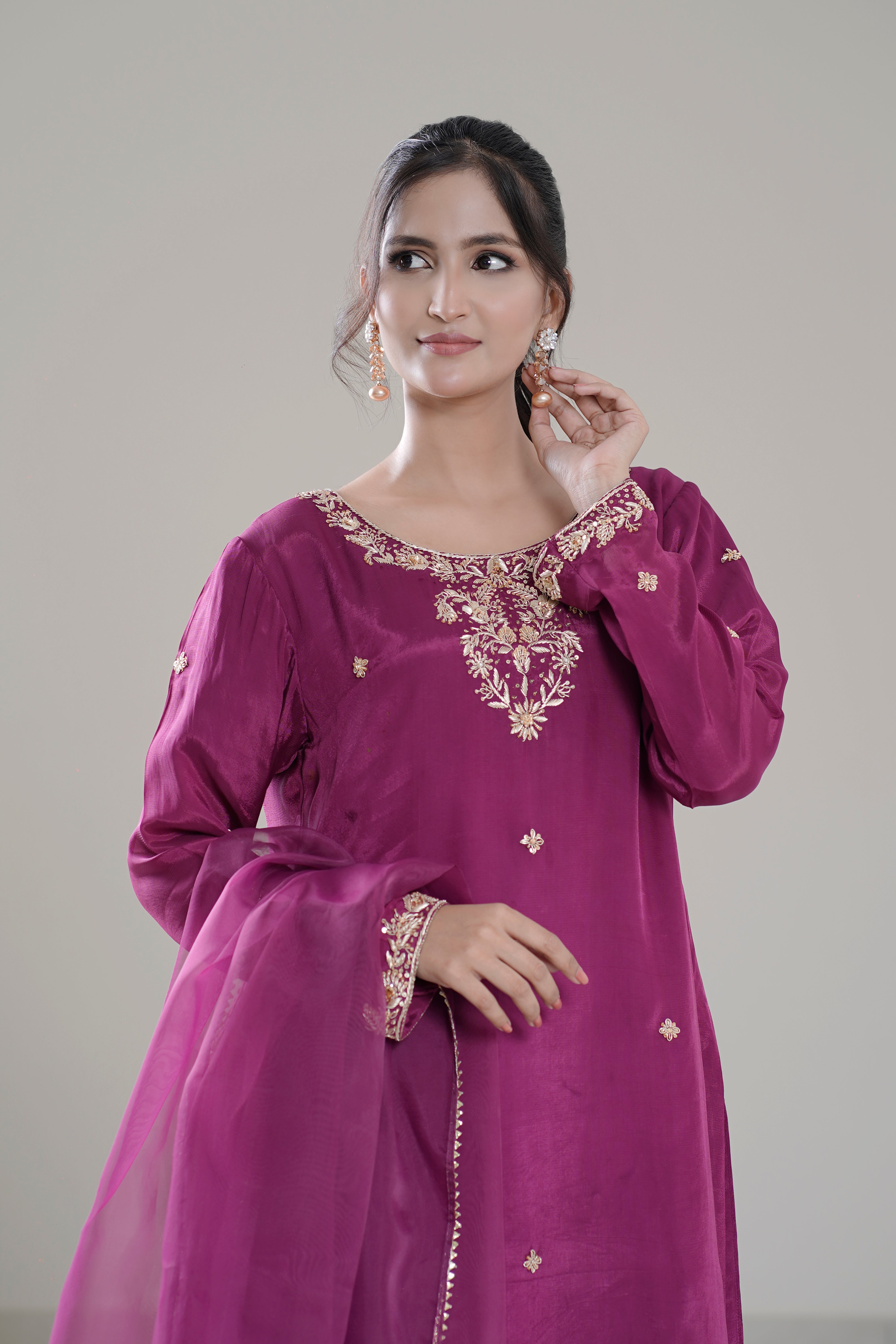 The Luxury Gilded Embroidery in  ب Design