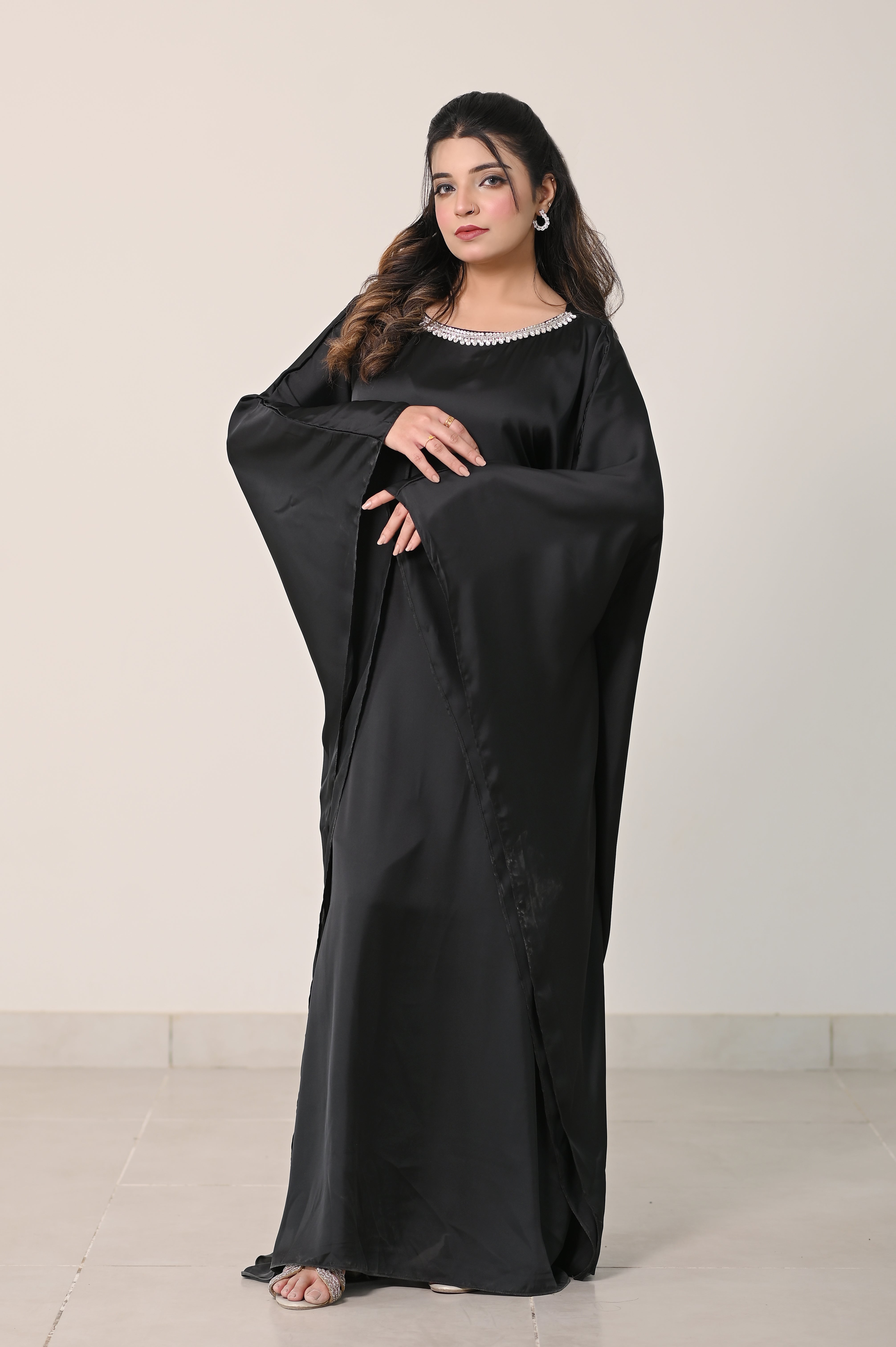 Istanbul Classic Cape-Sleeve Kaftan – Classic Black
