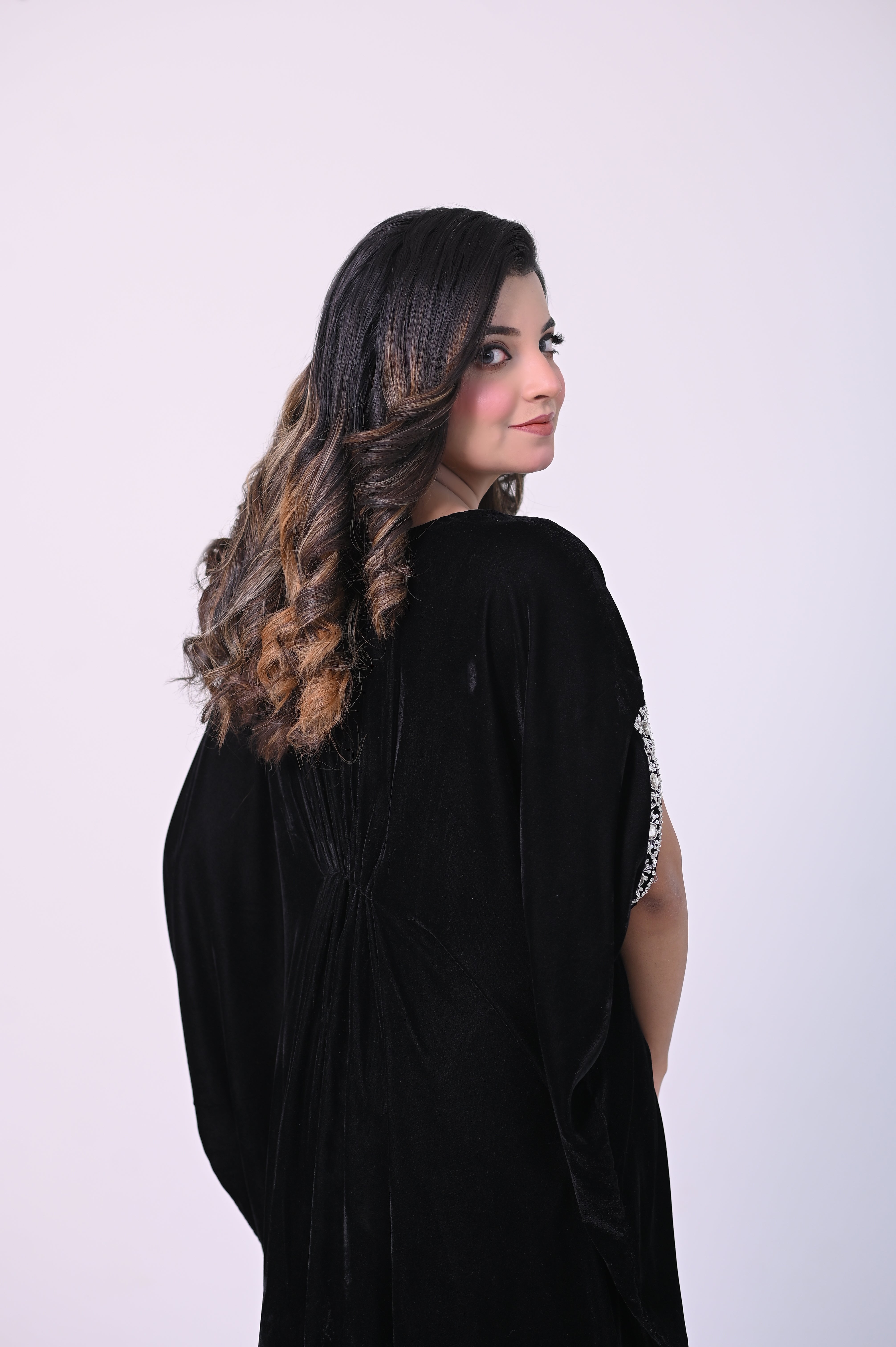 L’Artisan Embroidered Kaftan with Cutwork Neck
