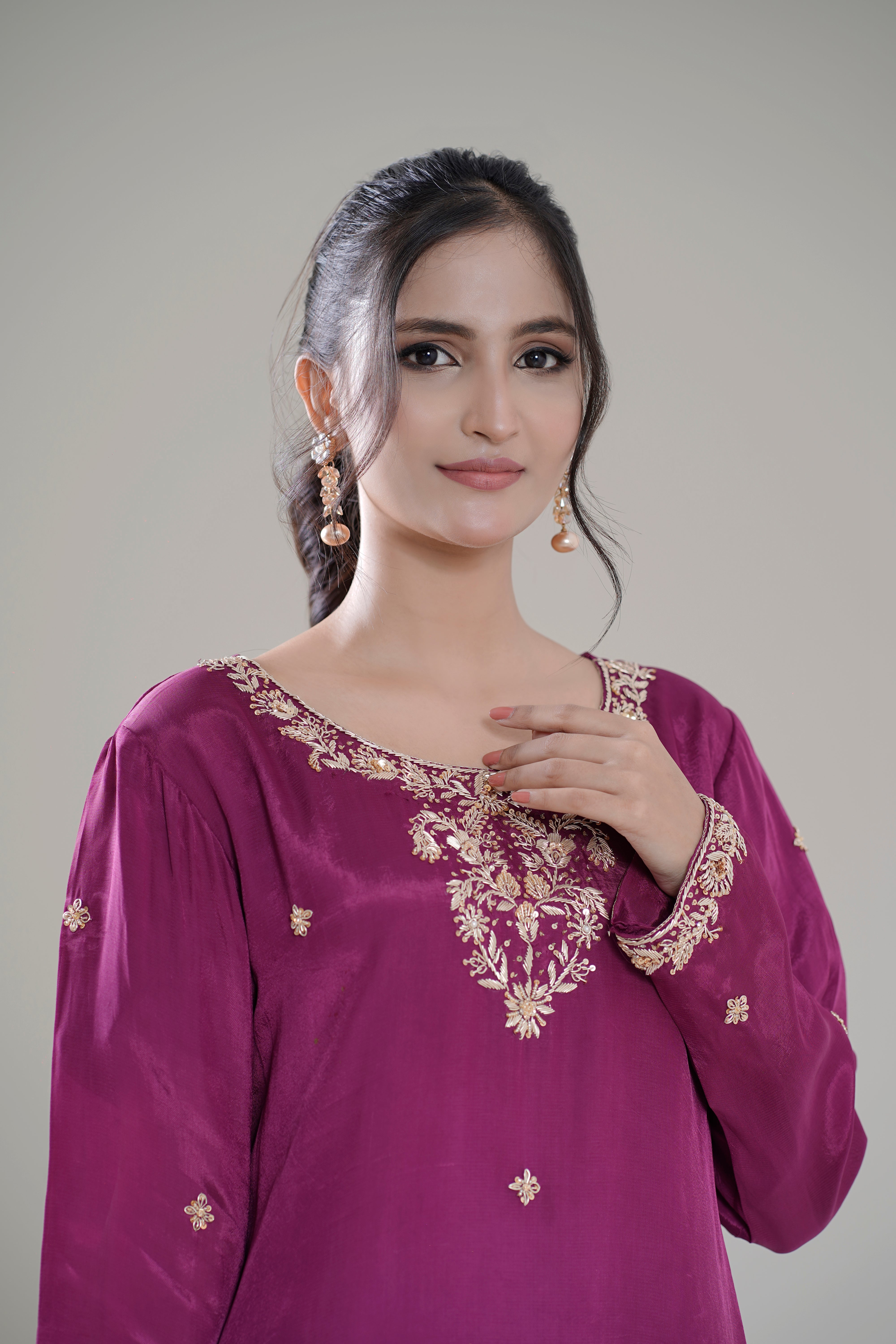 The Luxury Gilded Embroidery in  ب Design