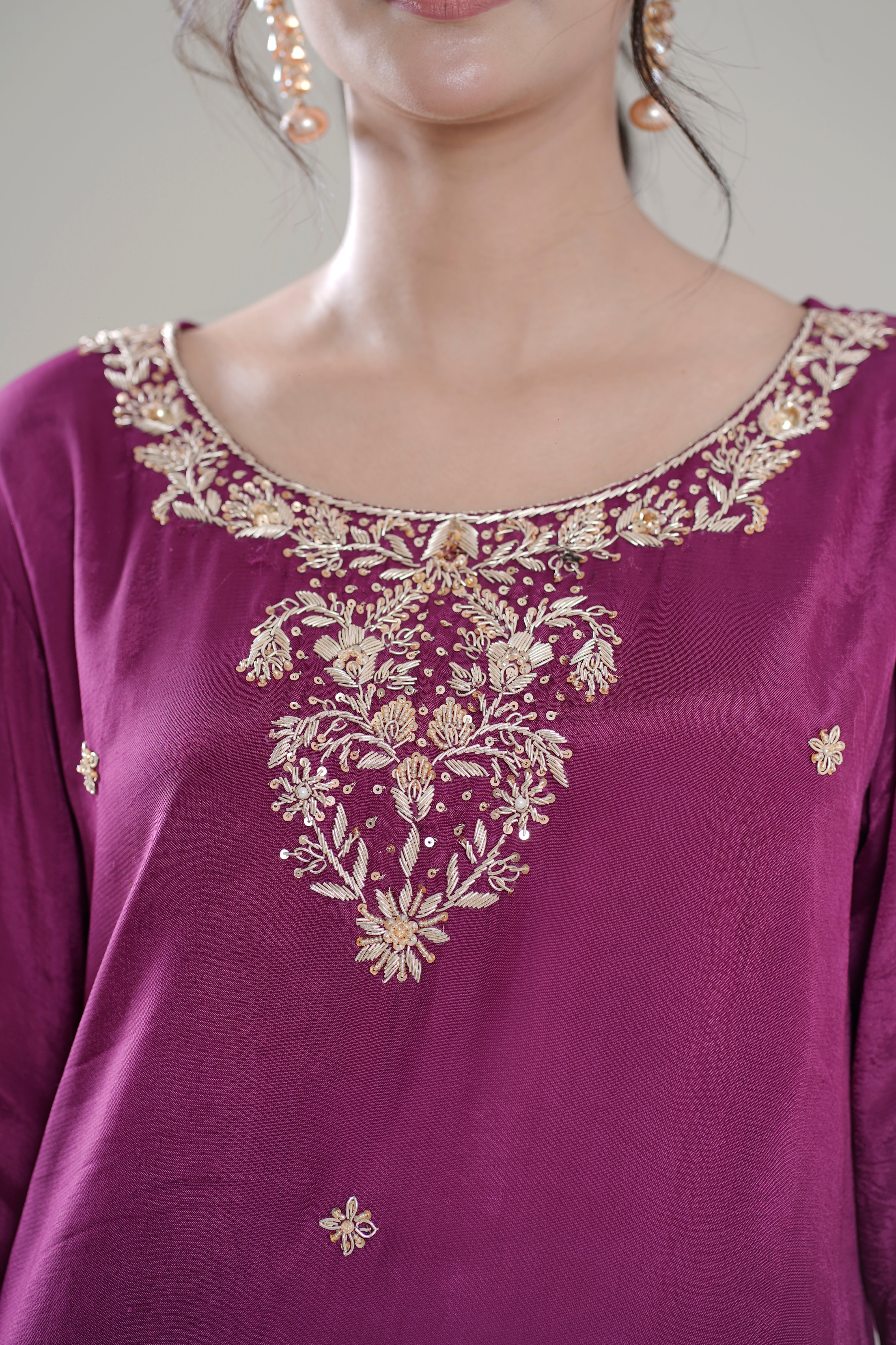 The Luxury Gilded Embroidery in  ب Design