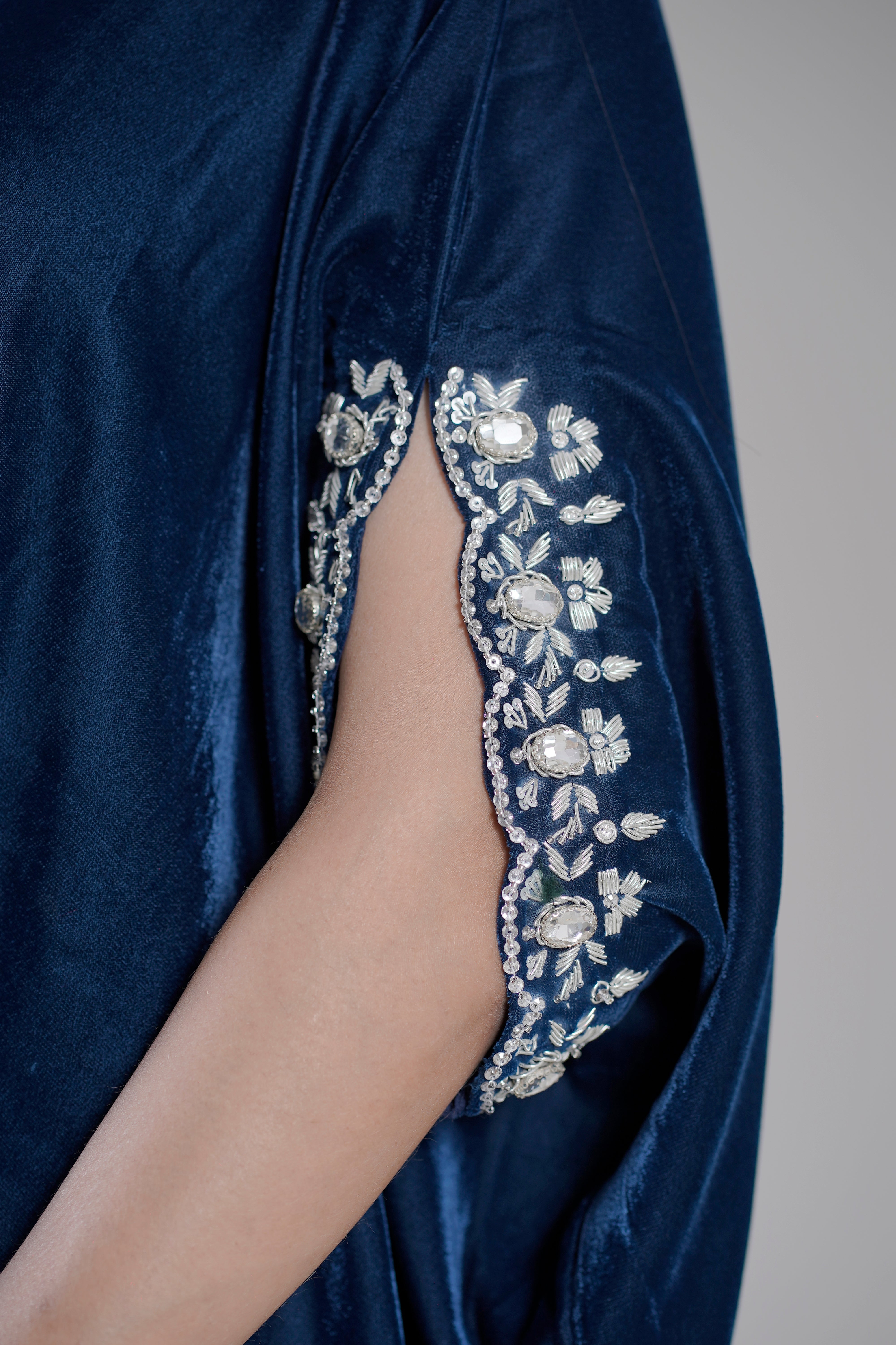 L’Artisan Embroidered Kaftan with Cutwork Neck