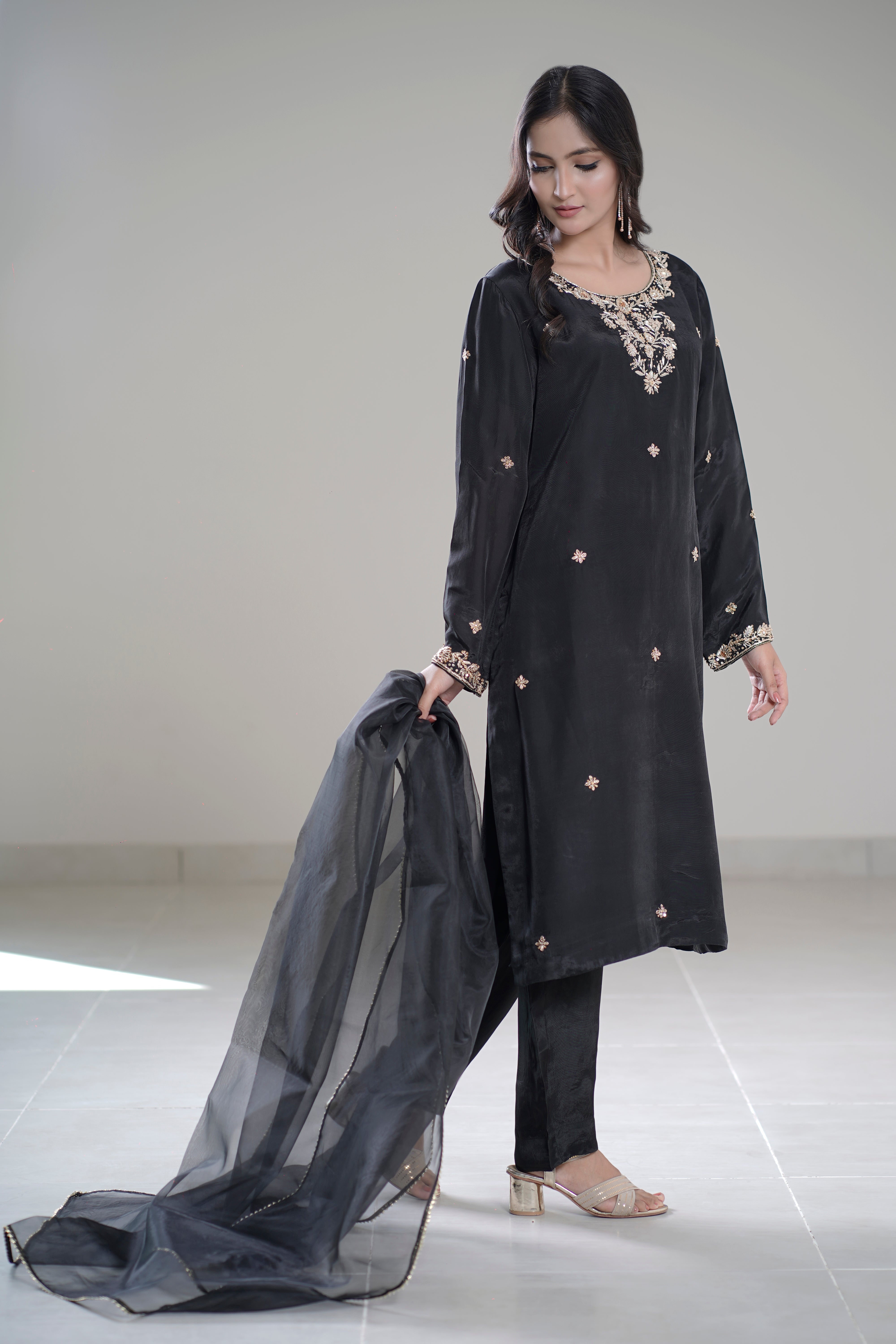 The Luxury Gilded Embroidery in  ب Design