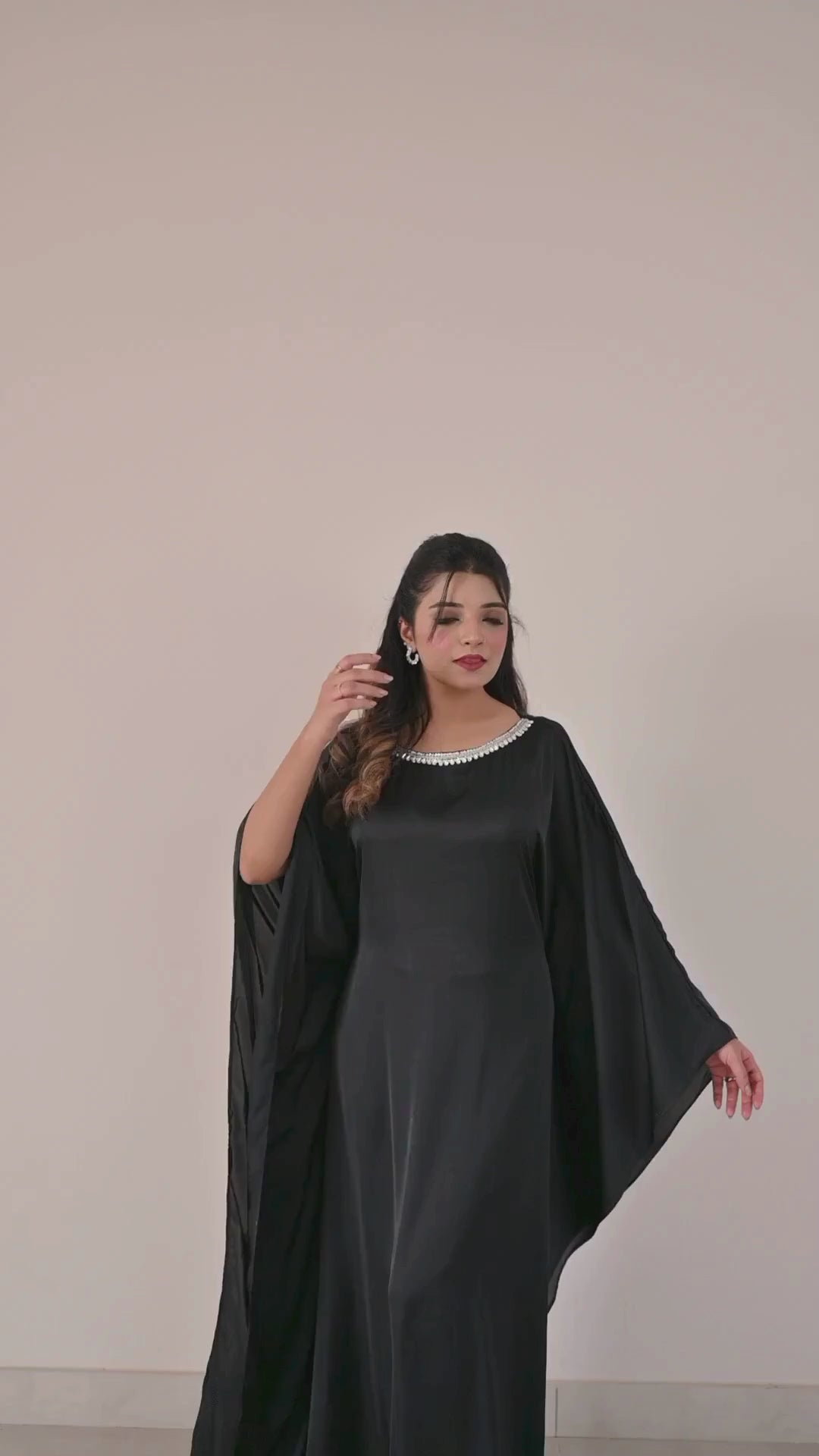 Istanbul Classic Cape-Sleeve Kaftan – Classic Black