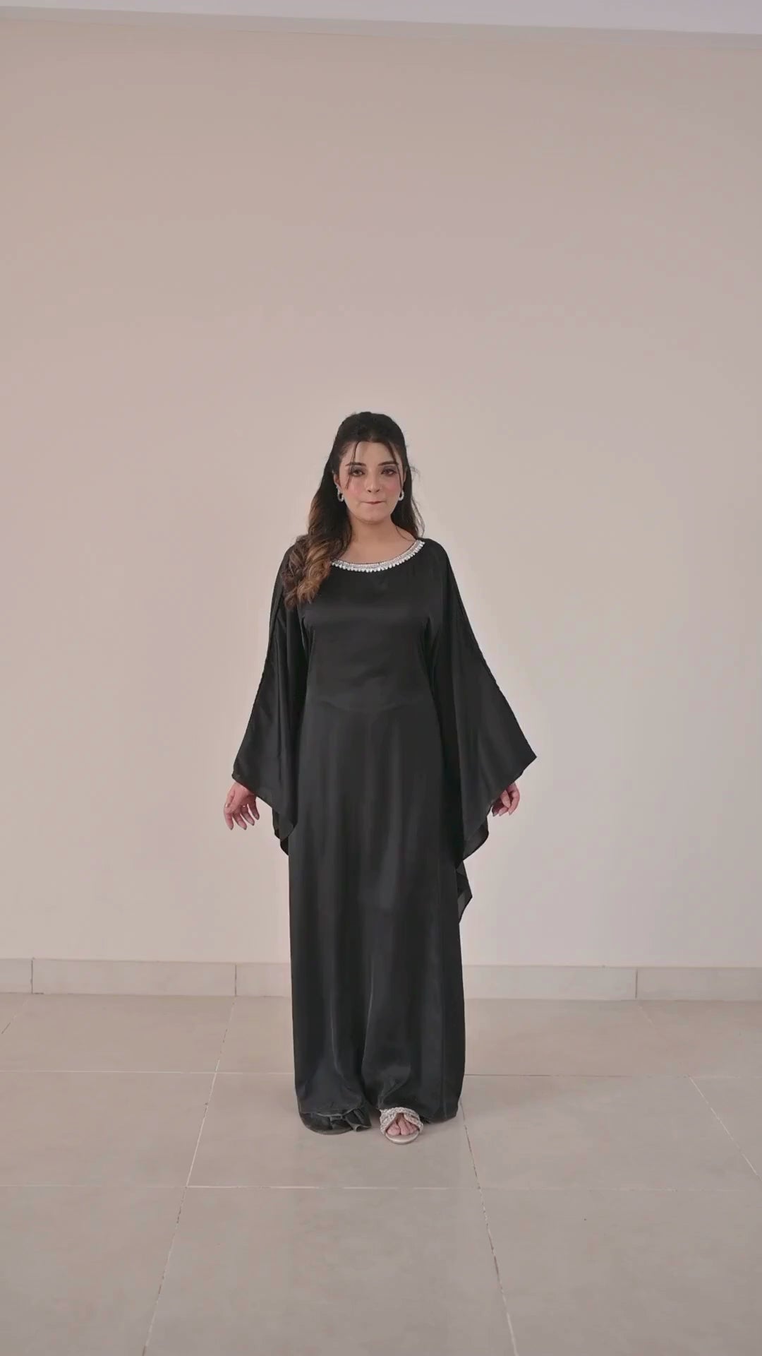 Istanbul Classic Cape-Sleeve Kaftan – Classic Black