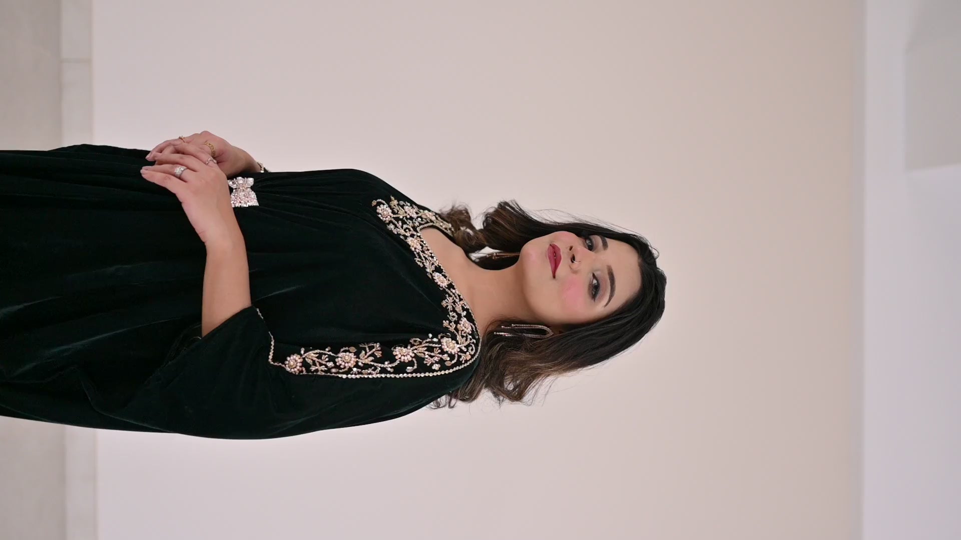 The Aure Embroidered Kaftan "Mehr-e-Green